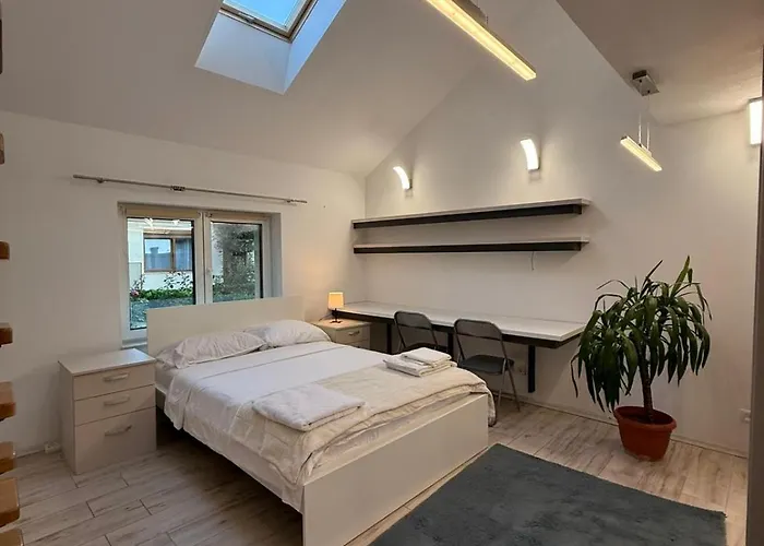 La Casa Decebal- Centru *